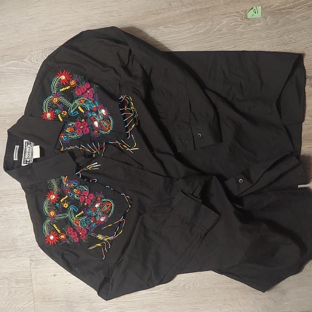 Stop everything! This is fashion! Ha! Peak 90s vintage button down!